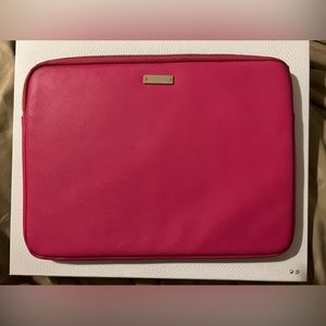 Kate Spade laptop case. 14’x 10.5’ used in good condition.